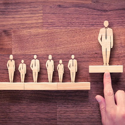 Is-it-OK-to-hire-friends-at-work?